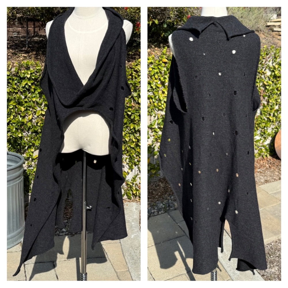 Barbara de Jounge vintage lagenlook eyelet knit poncho